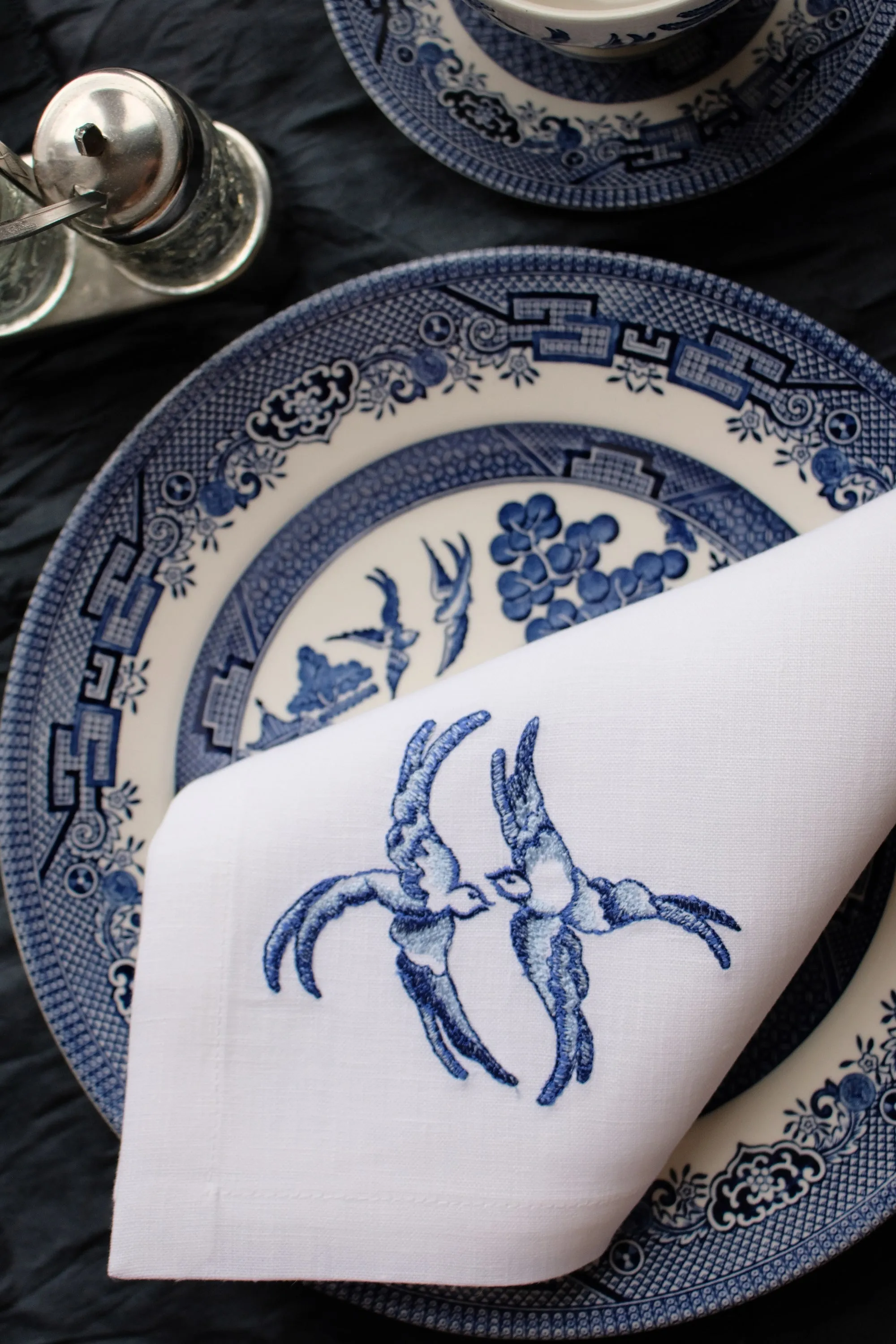 #009 | Blue Chinoiserie Birdhouse | Linen napkins