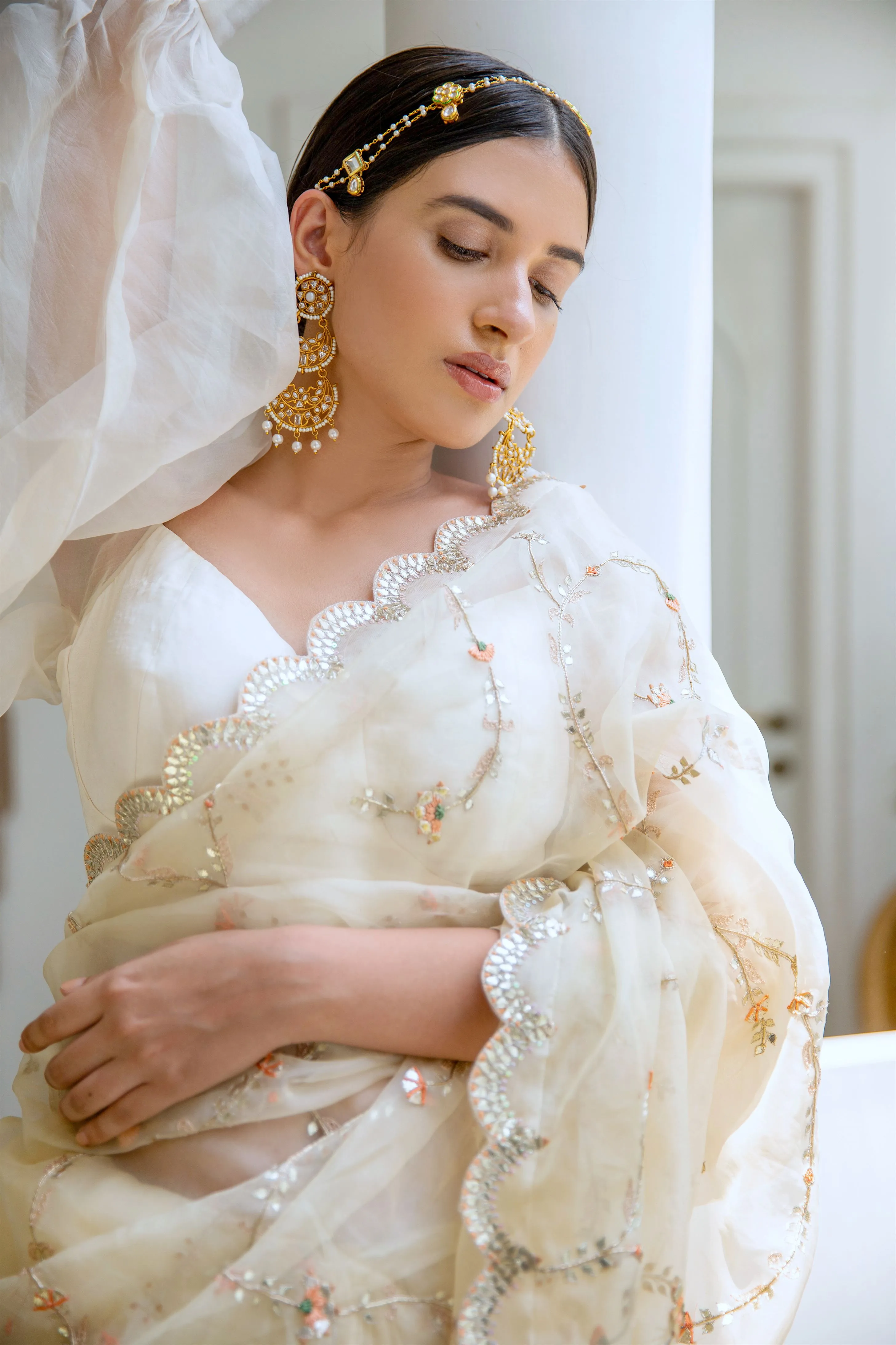 Aarti Sethia Studio    I   Ivory Hand embroidered Jaal Saree Set