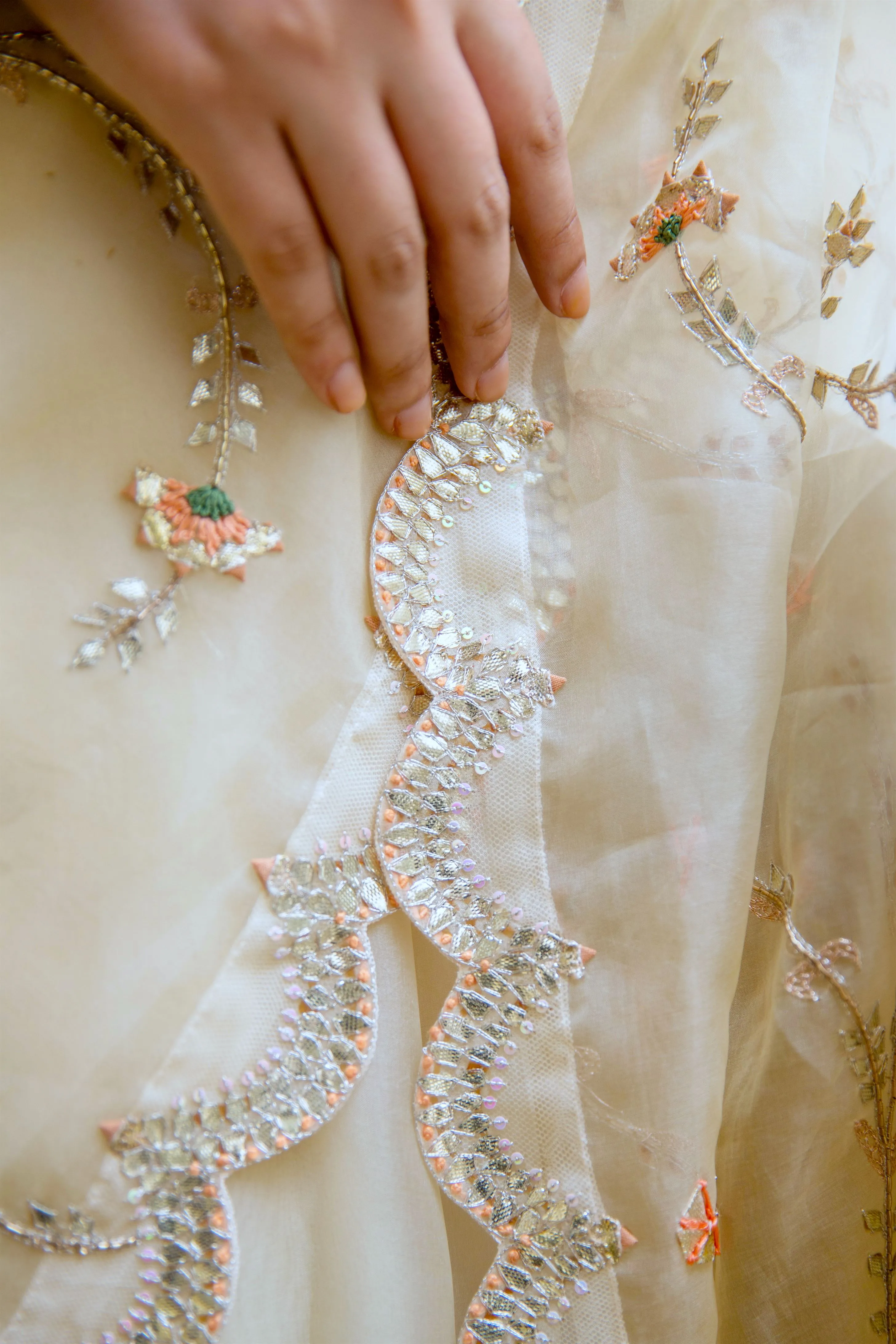Aarti Sethia Studio    I   Ivory Hand embroidered Jaal Saree Set