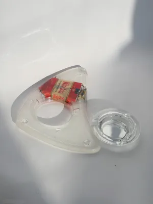 ATOMIC RESIN ASHTRAY | CLEAR WITH WINSTON