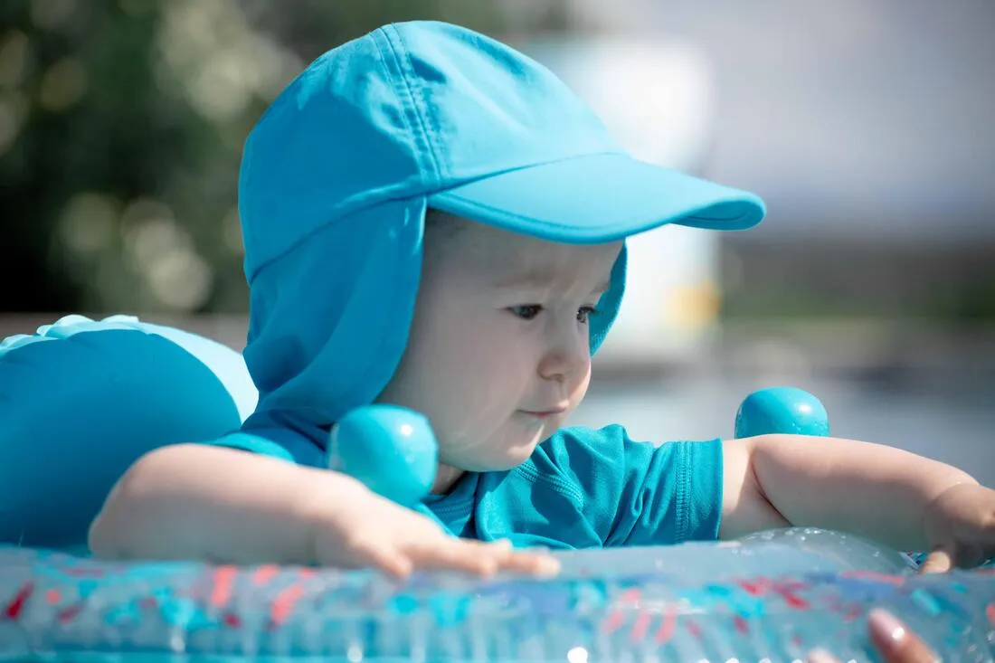Casquette anti UV bébé nageur