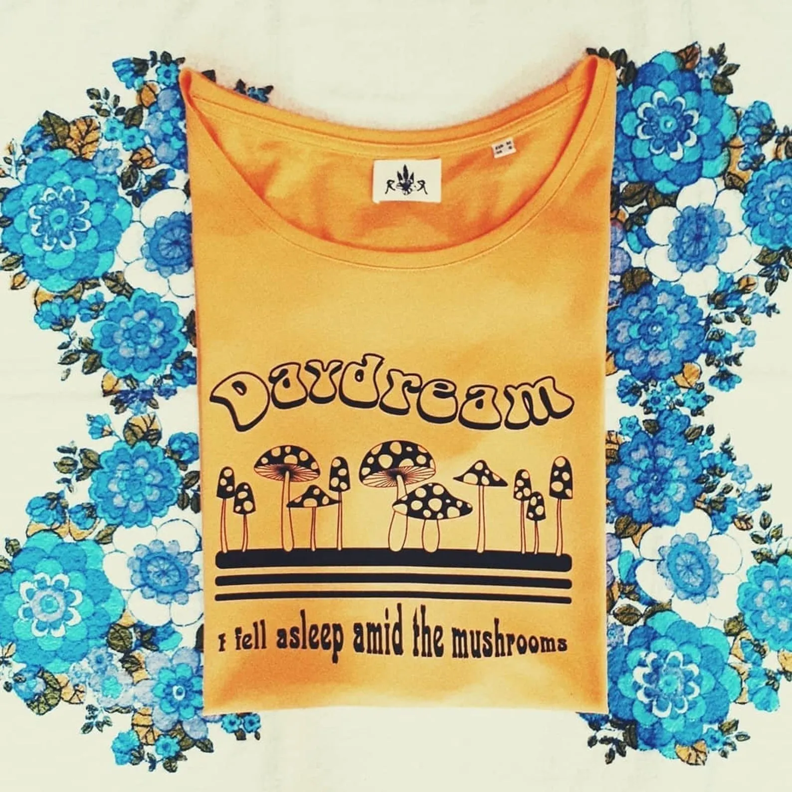 Daydream Tee - Gold