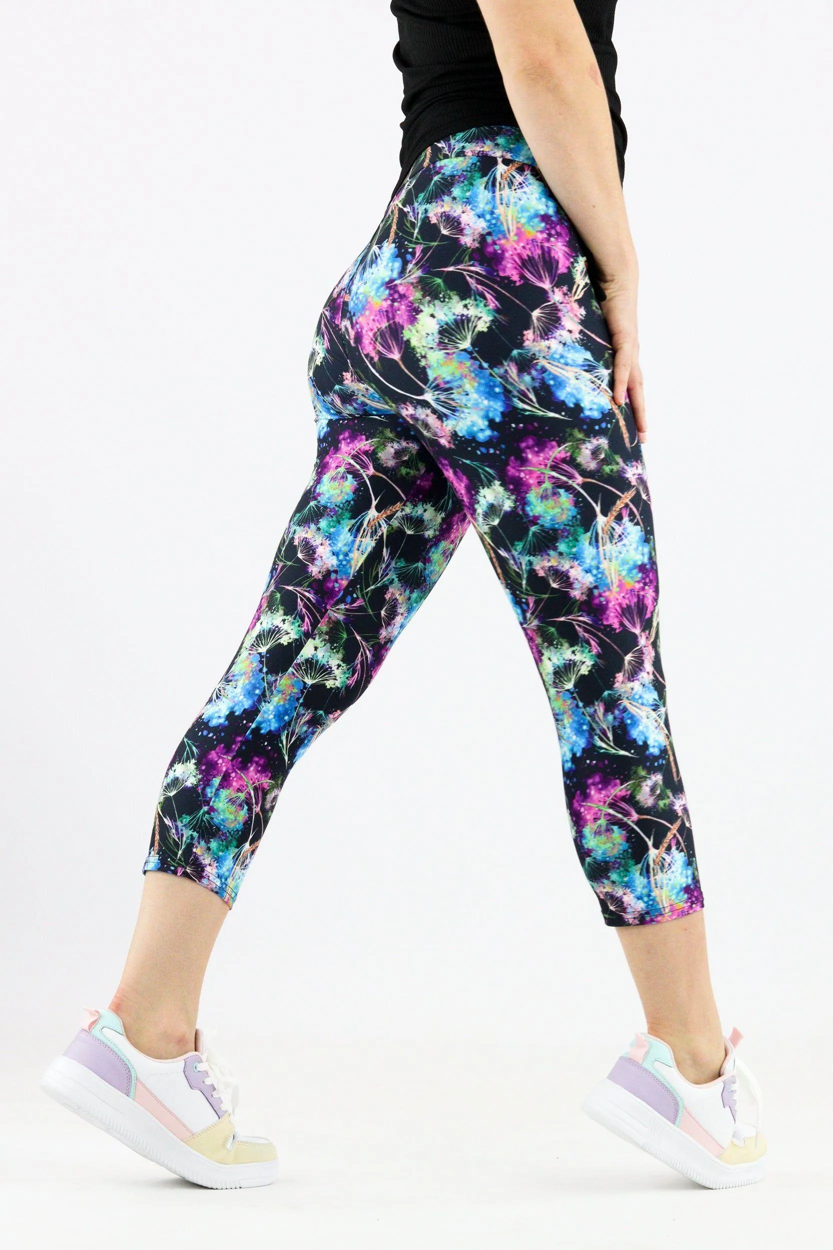 Dazzle Dandelion - Casual Capri Leggings