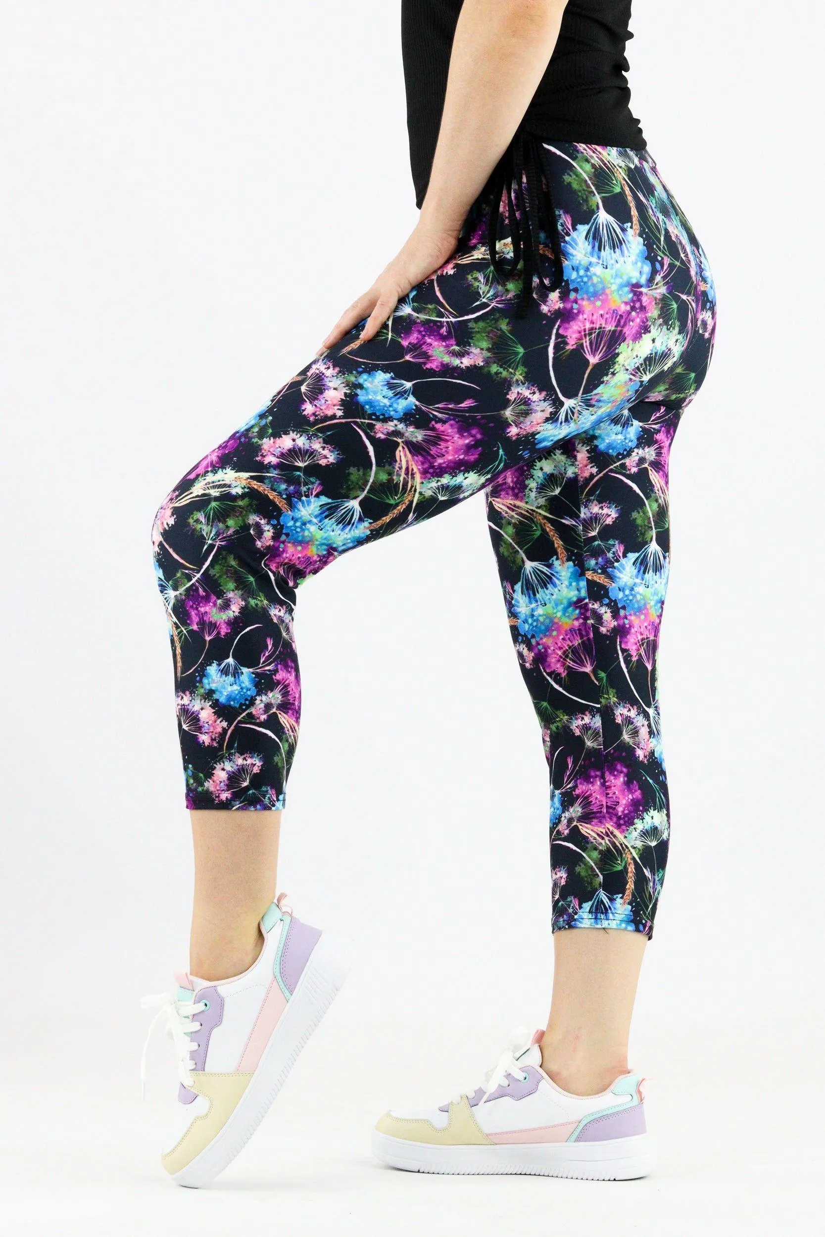Dazzle Dandelion - Casual Capri Leggings