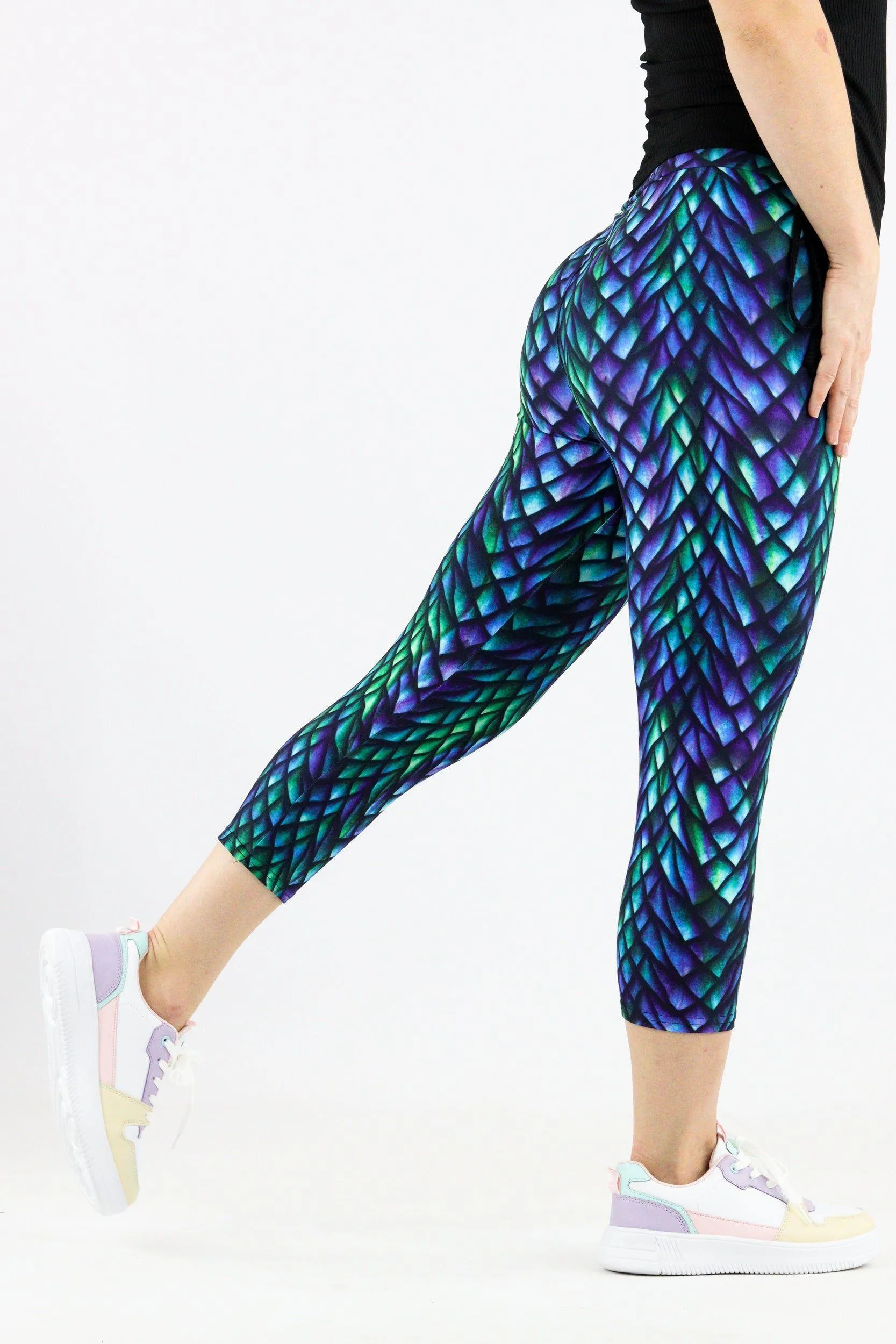 Dragon Keeper - Casual Capri Leggings
