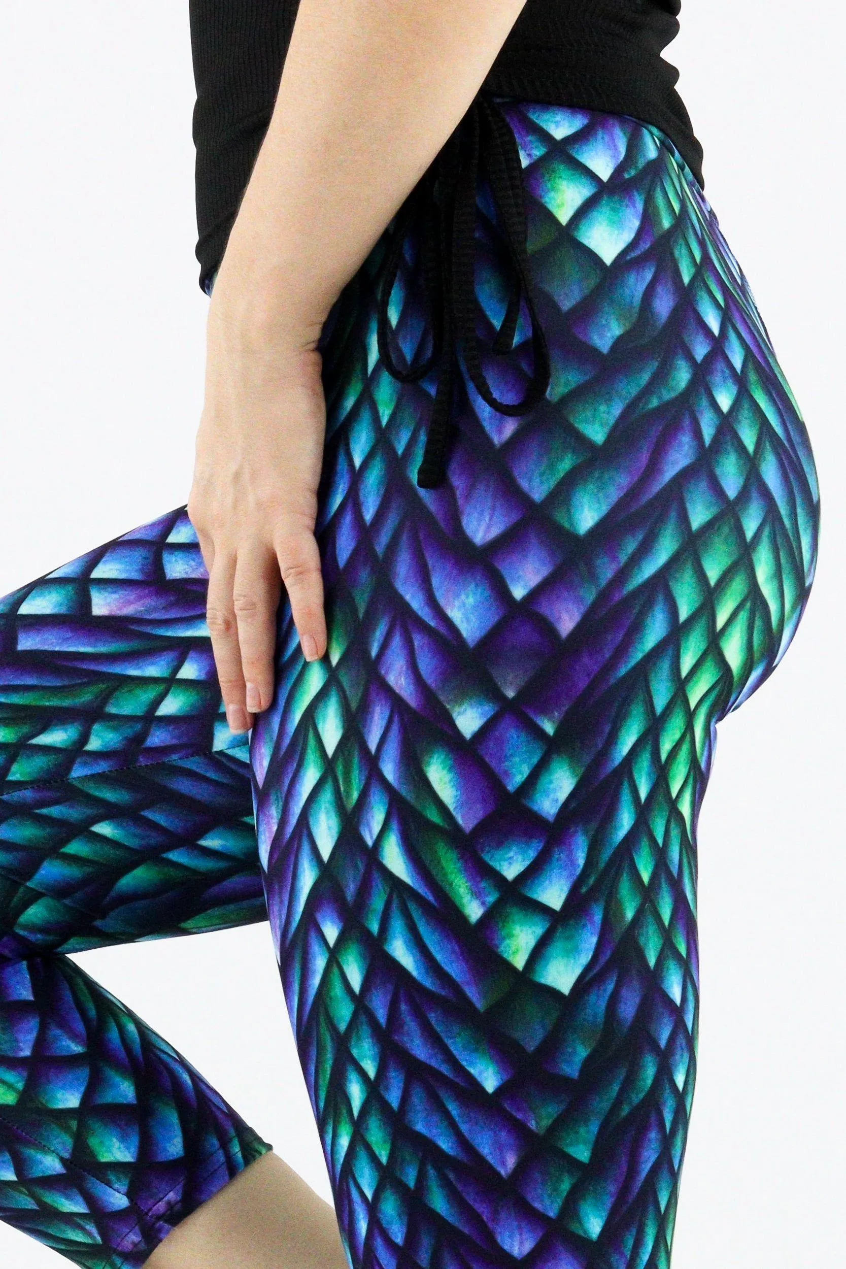 Dragon Keeper - Casual Capri Leggings