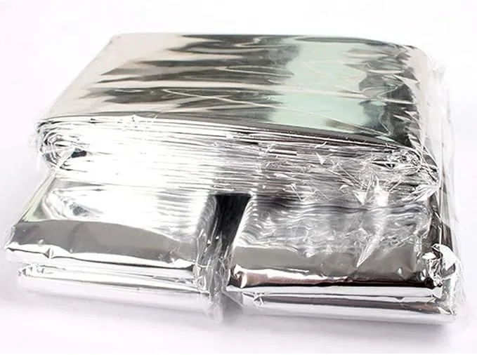 First Aid Emergency Blanket Suitable for Camping Hiking Windproof Keep Warm Tin Foil Rescue Blanket (1 pack)
