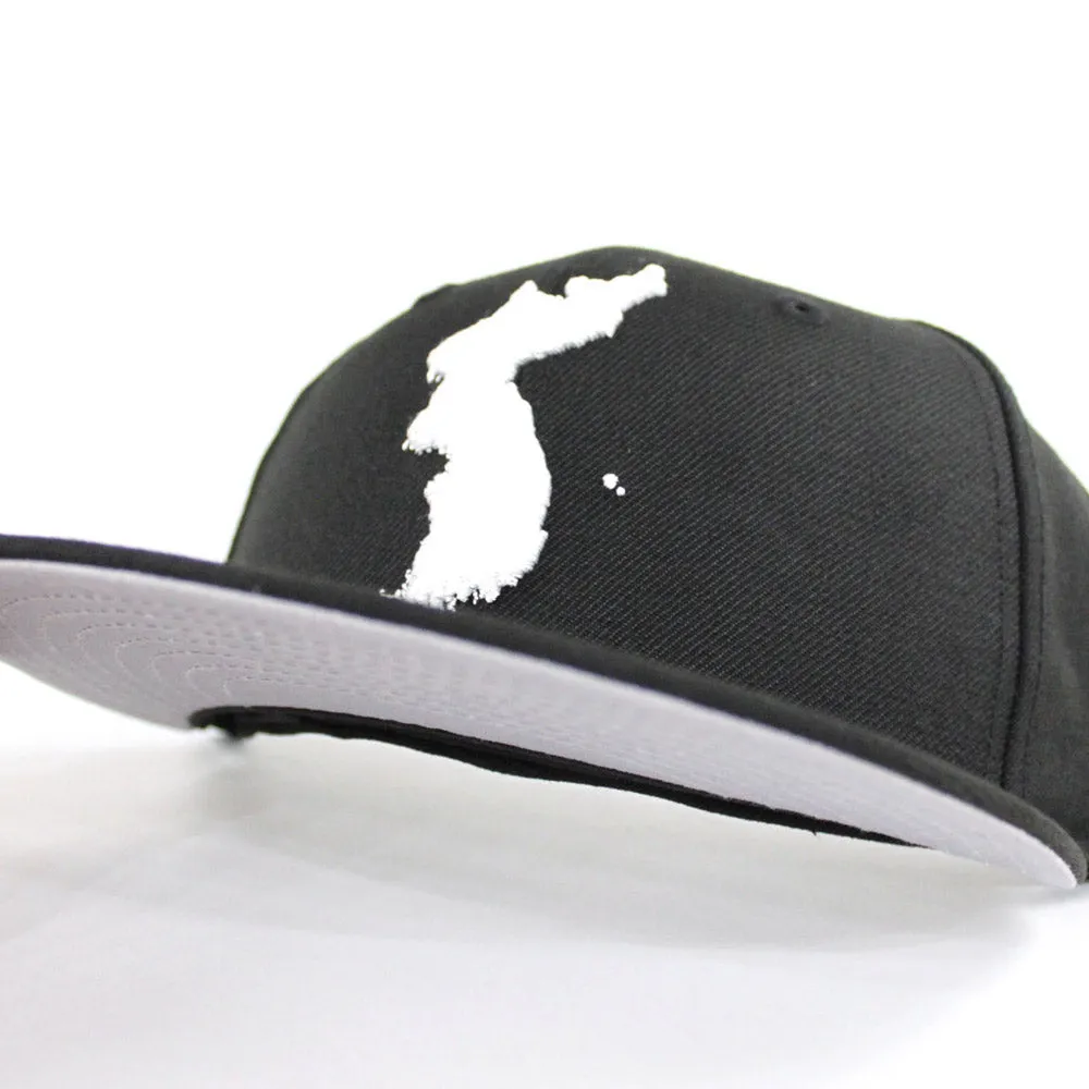 HANBANDO New Era 59Fifty Fitted Hat (Black Gray Under Brim)