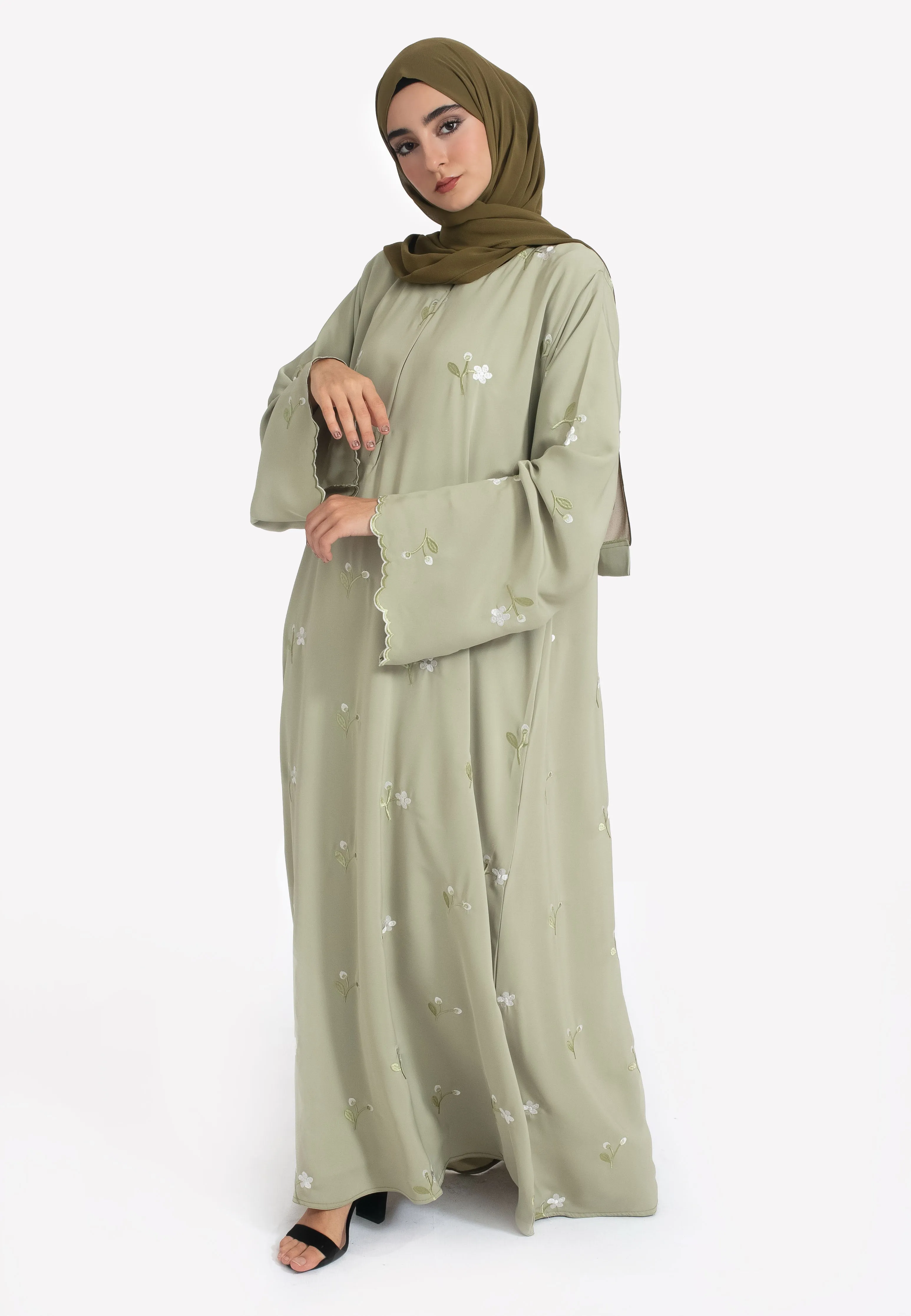 Jasmine Embroidered Closed Abaya With Zip - Pistachio