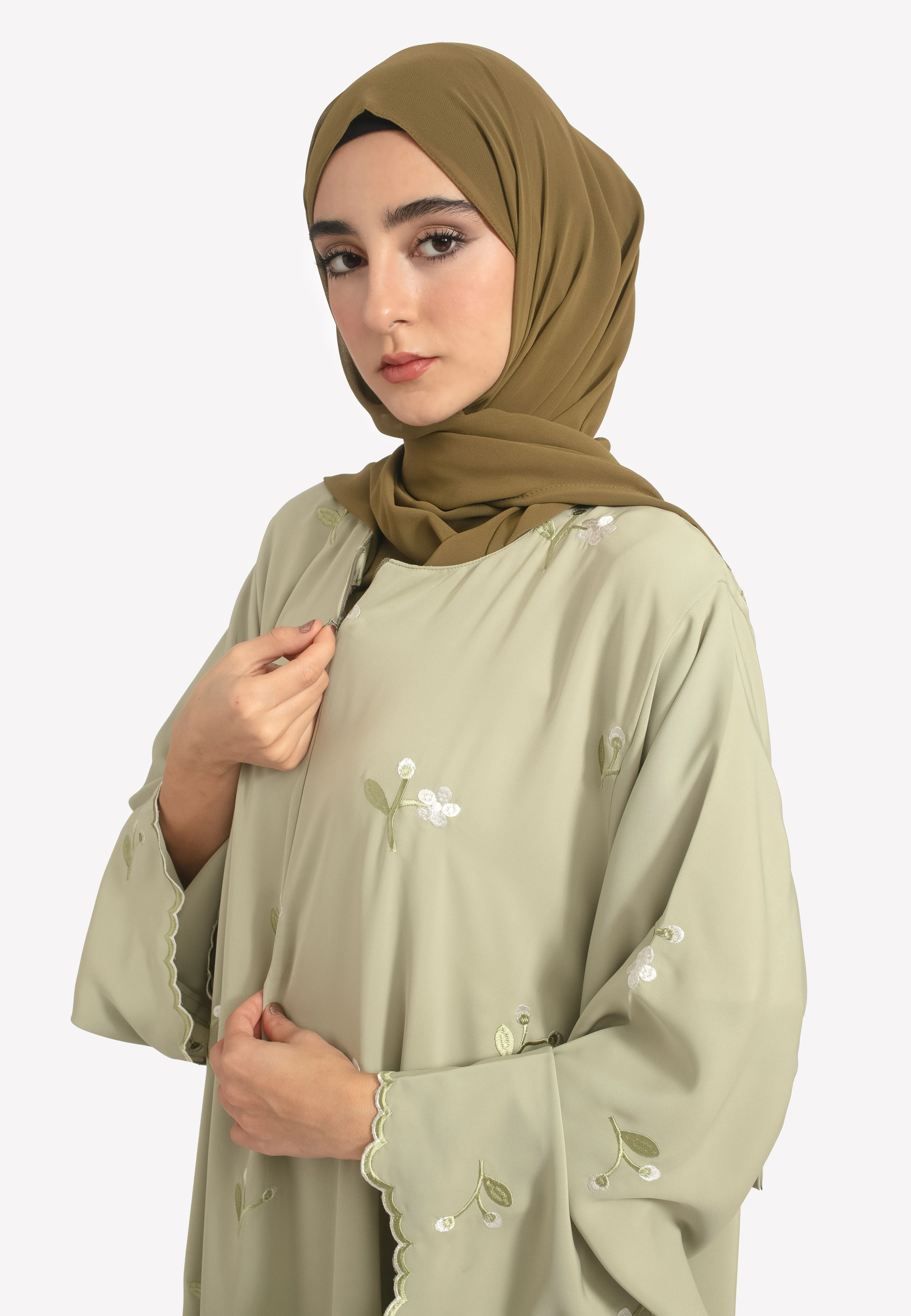 Jasmine Embroidered Closed Abaya With Zip - Pistachio