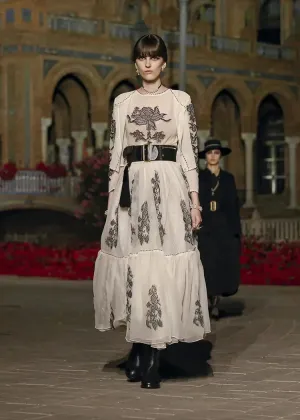 Mochi Embroidery Elegant Vintage Party Long Dress
