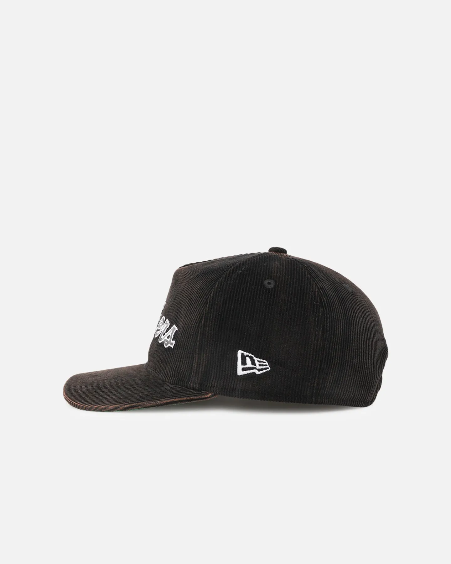 New Era Penrith Panthers 'NRL Golfer Washed Black' Pre-Curved Corduroy Golfer Snapback Washed Black