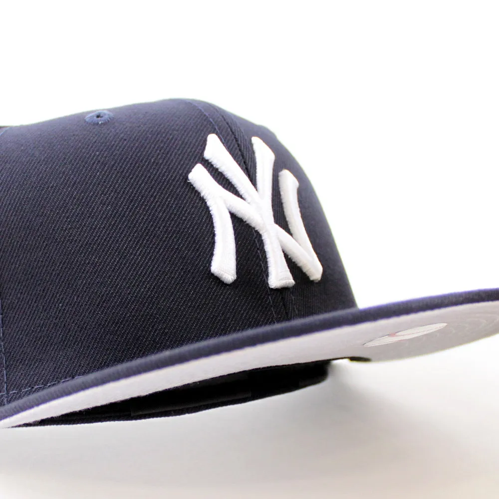 New York Yankees CLOUD ICON Statue Of Liberty New Era 59Fifty Fitted Hat (Team Color Gray Under Brim)