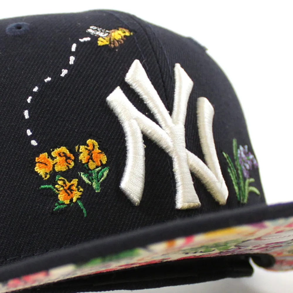 New York Yankees WATER COLOR FLORAL New Era 59Fifty Fitted Hat (Navy Floral Under Brim)
