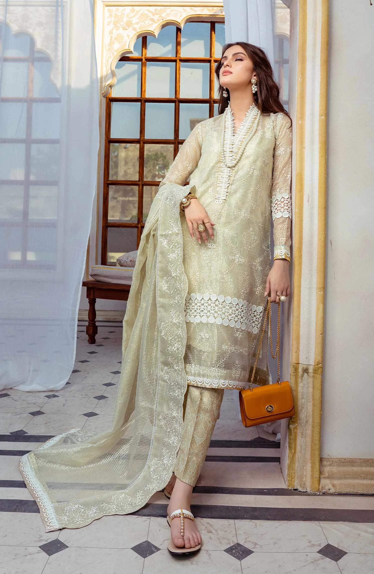 Premium Chikan Kari Pakistani Salwar Kameez Dupatta