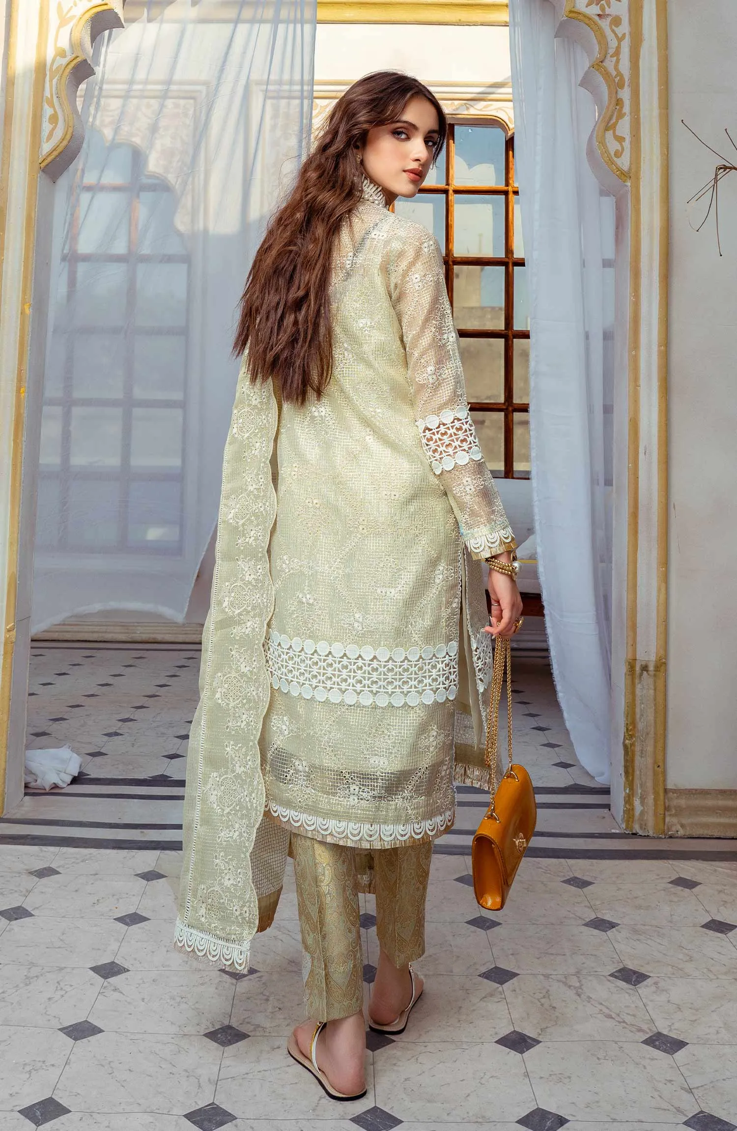 Premium Chikan Kari Pakistani Salwar Kameez Dupatta