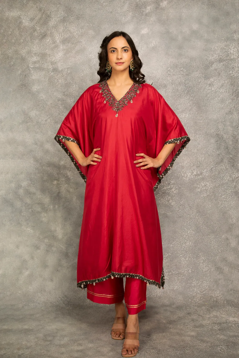 Rose Pink Embroidered Kaftaan Set Of 2