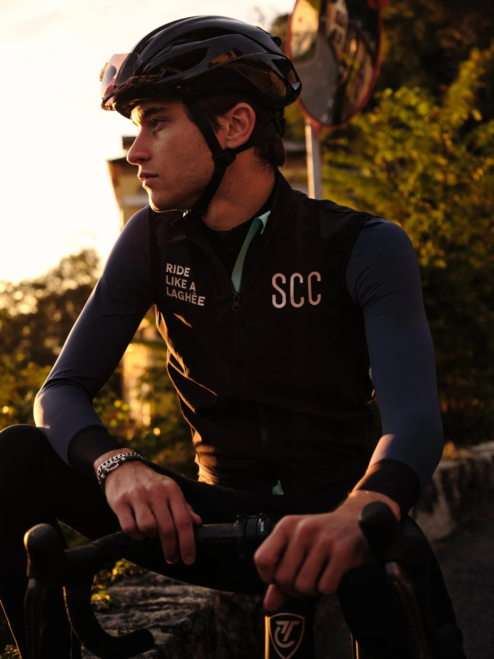 SCC wind and water proof vest - black
