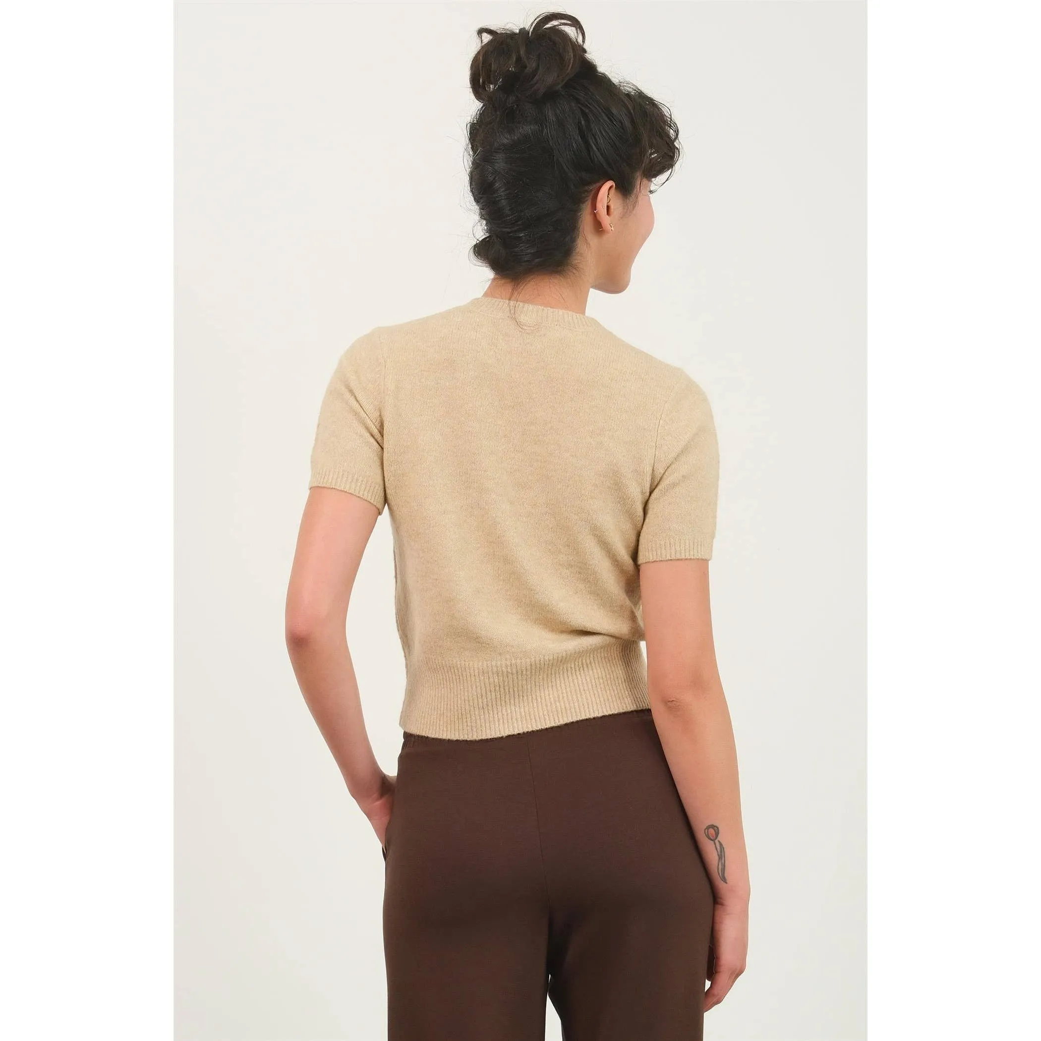 SHORT SLEEVE KNIT SWEATER
