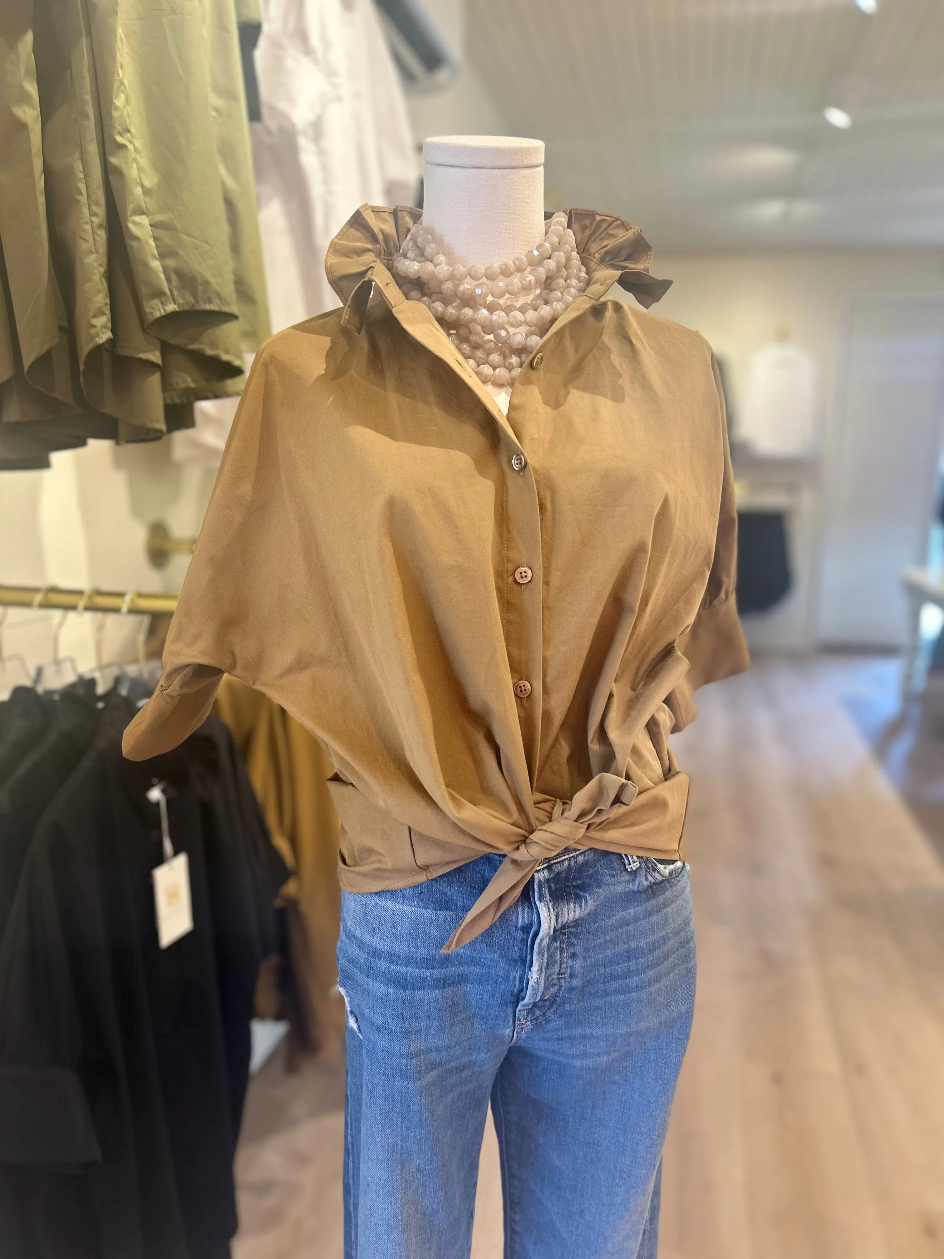 Short Sleeve Ruffle Shirt Caramel