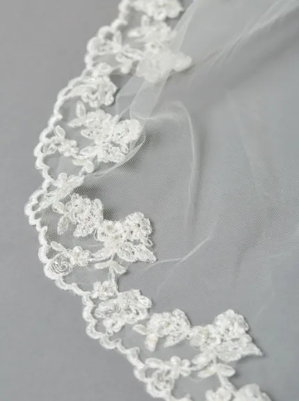 Single Layer Scalloped Lace Edge Cathedral Mantilla Veil