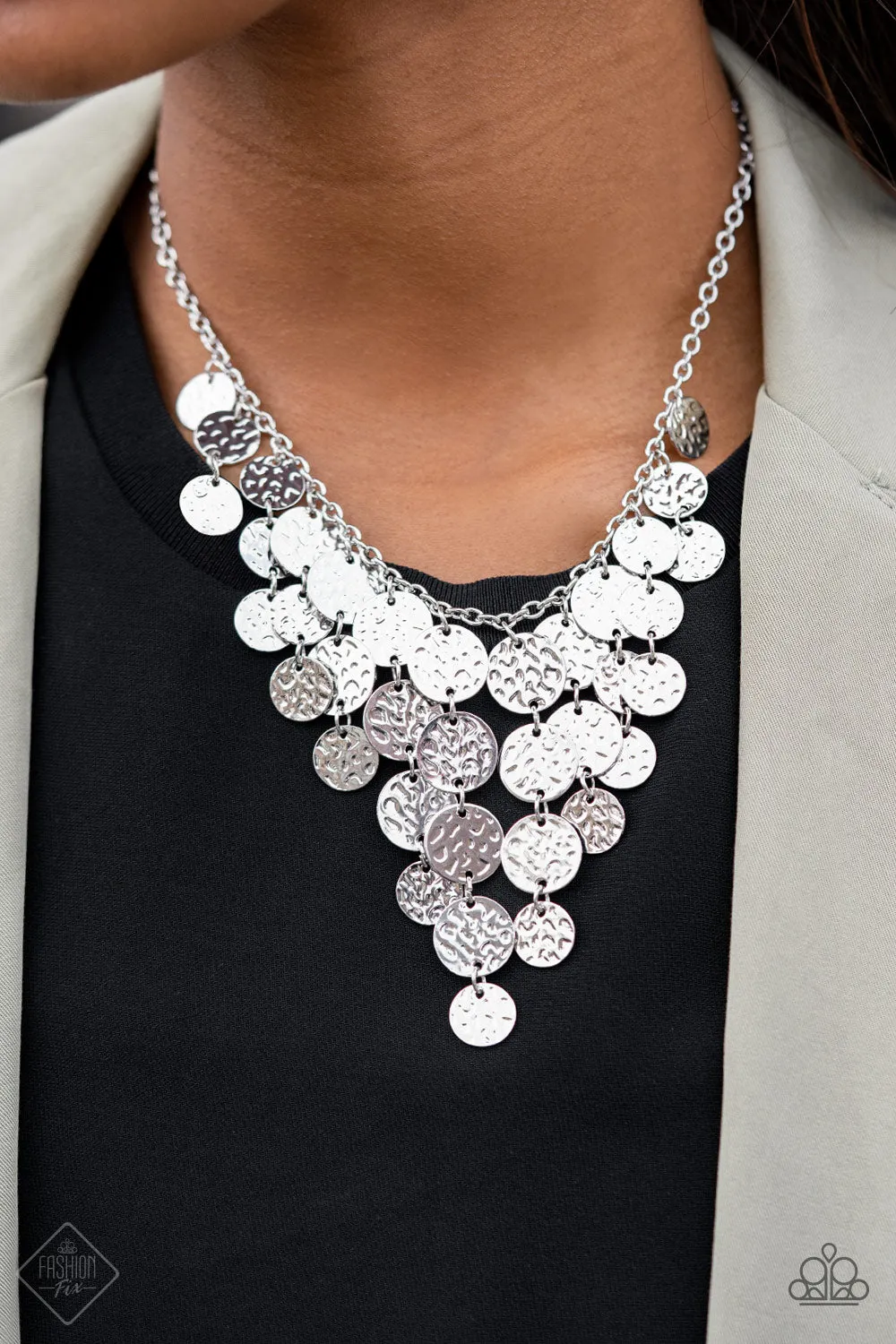 Spotlight Ready Silver
Necklace Paparazzi