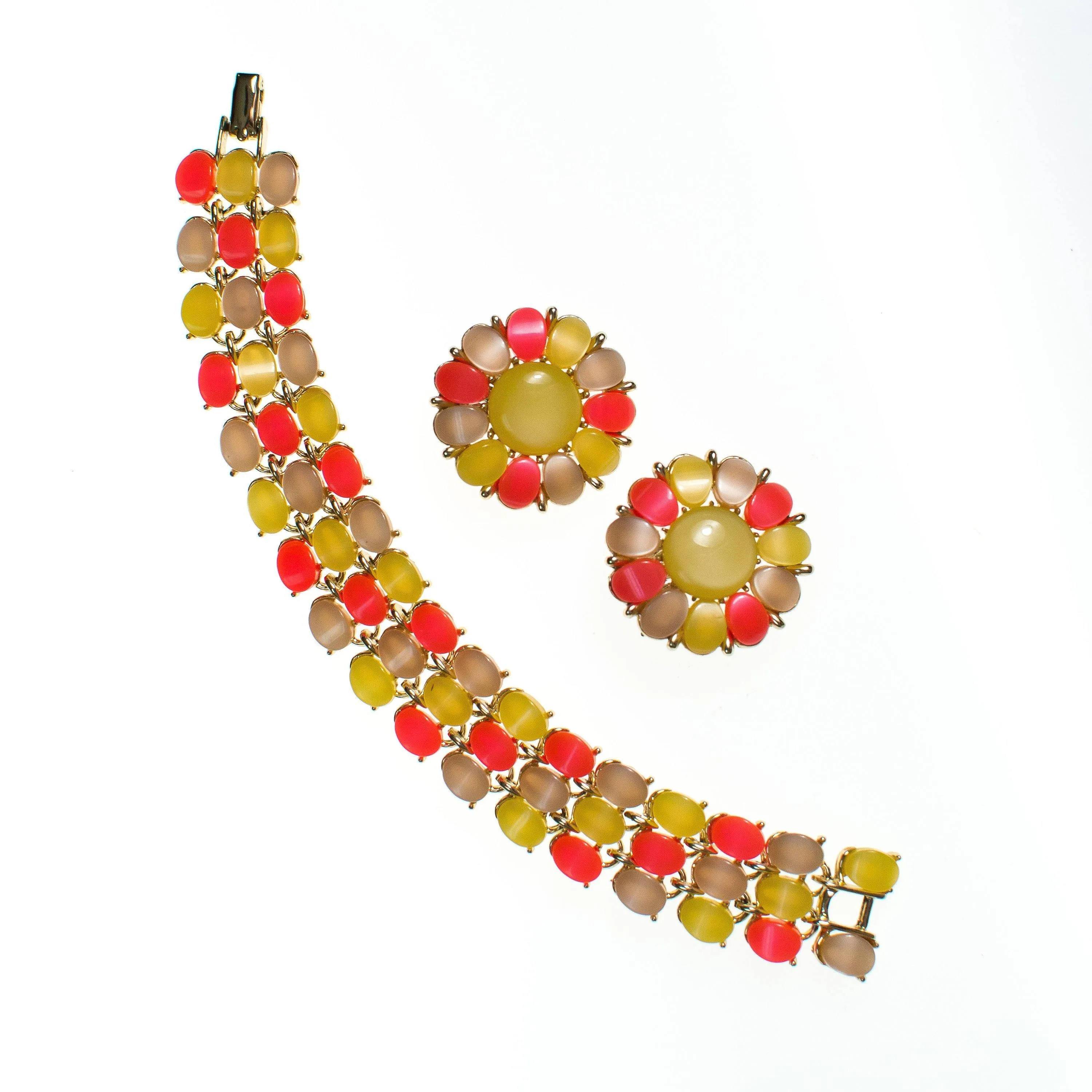 Vintage 1950s Mod Yellow Orange, Champagne Thermoset Lucite Moonglow Medallion Statement Earrings, Clip On
