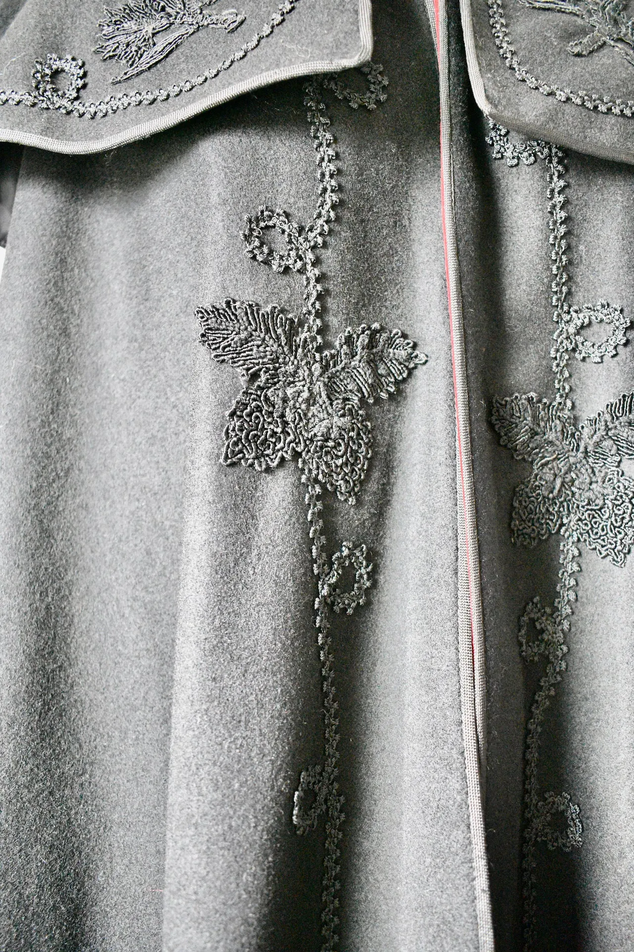 Vintage 1960s Black Embroidered Casa Sesena Madrid  Vintage Spanish Cape
