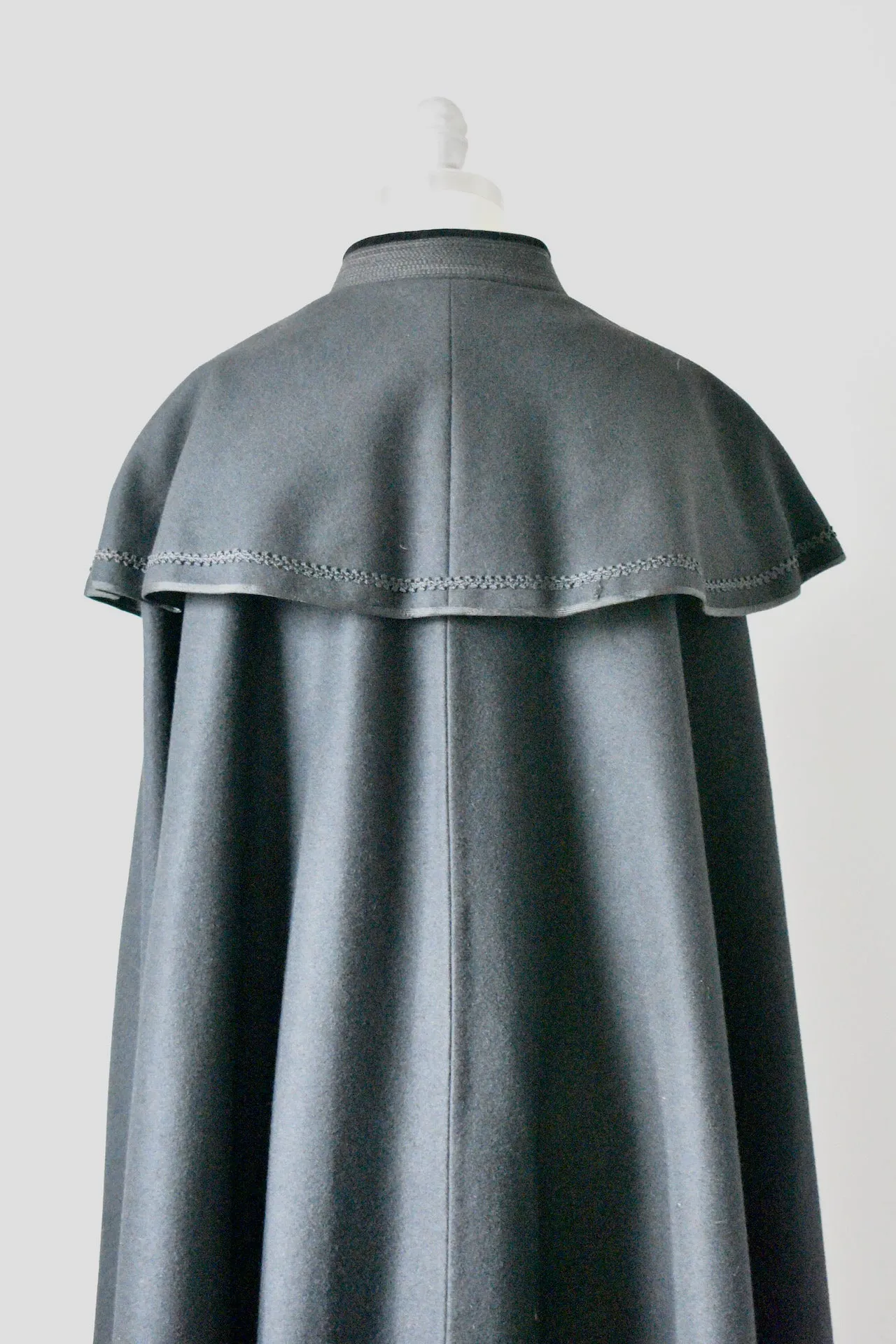Vintage 1960s Black Embroidered Casa Sesena Madrid  Vintage Spanish Cape