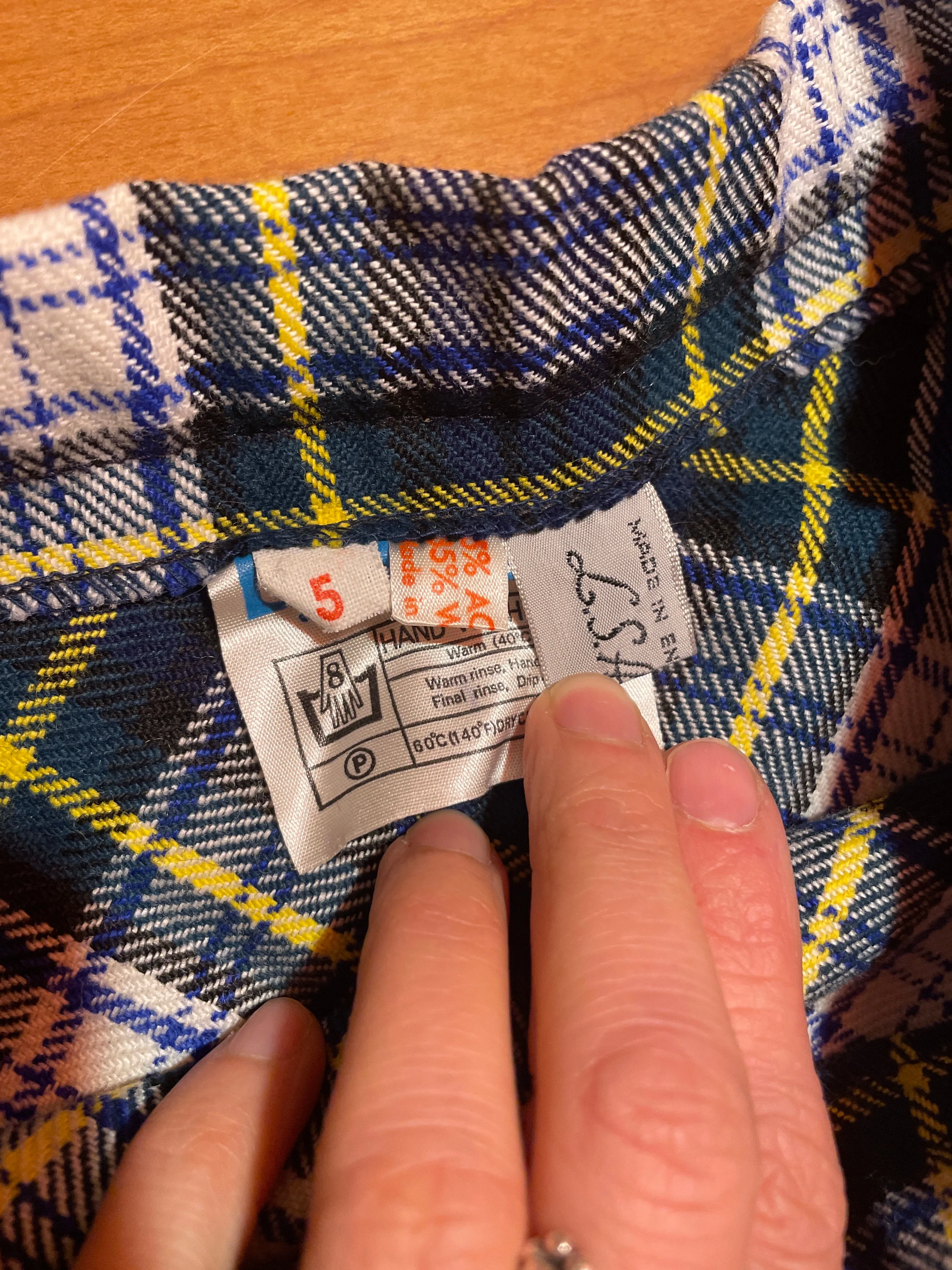 Vintage 60s 70s 80s L.S. Ayres & Co plaid wool blend mini skirt // XXS XS (HT2334)