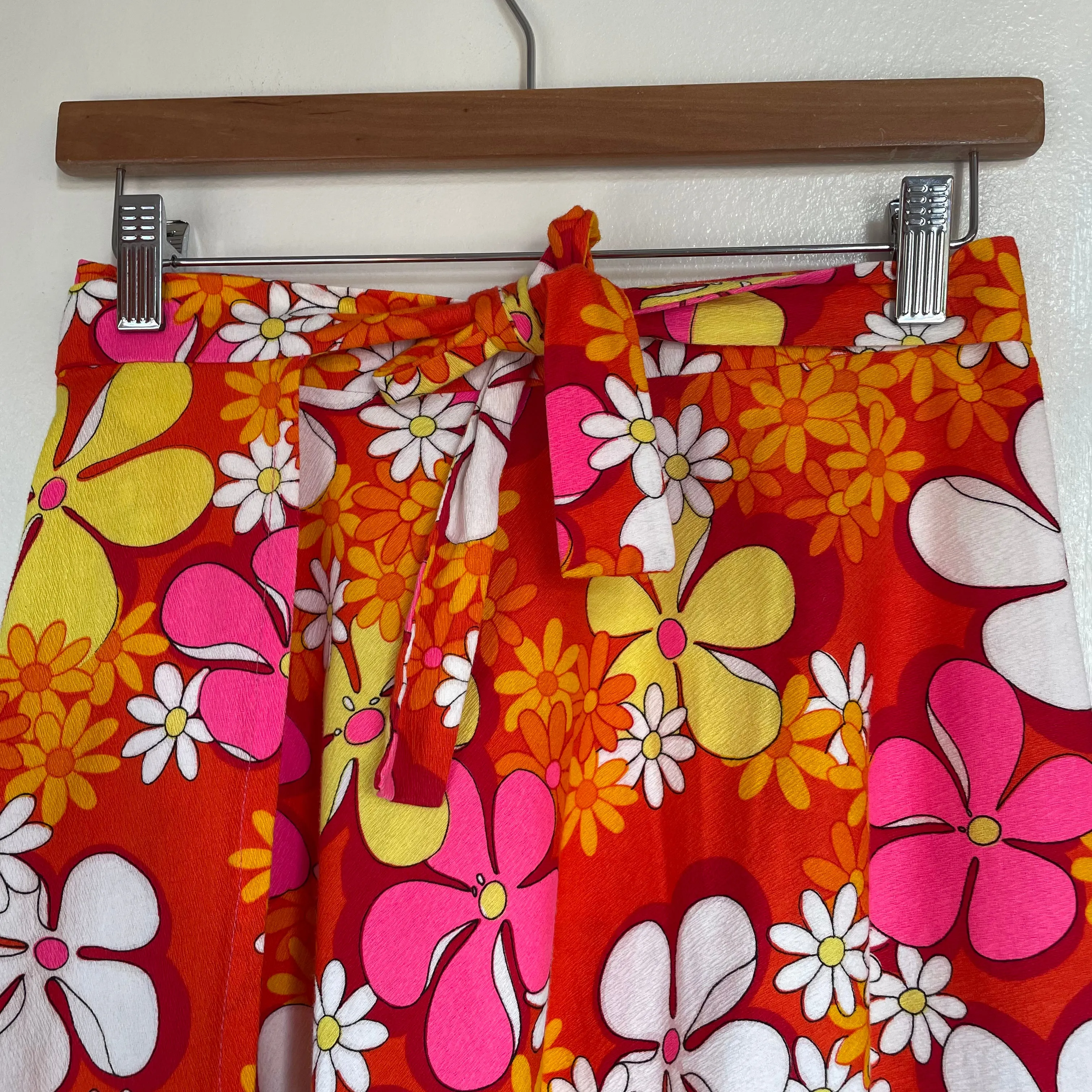 Vintage 60s retro psychedelic floral wrap skirt // OSFM (HT2394)