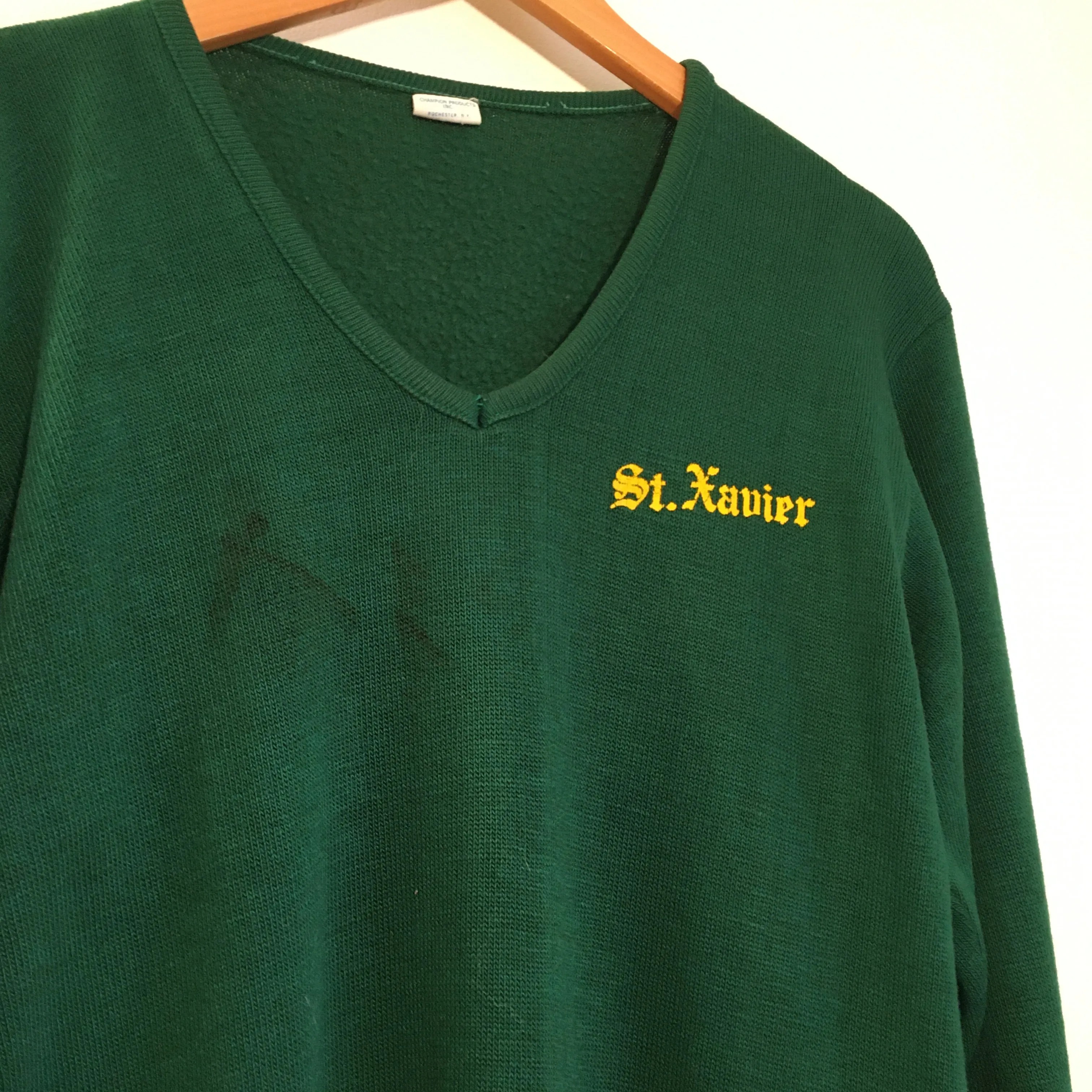 Vintage CHAMPION St Xavier v-neck sweater // size Medium