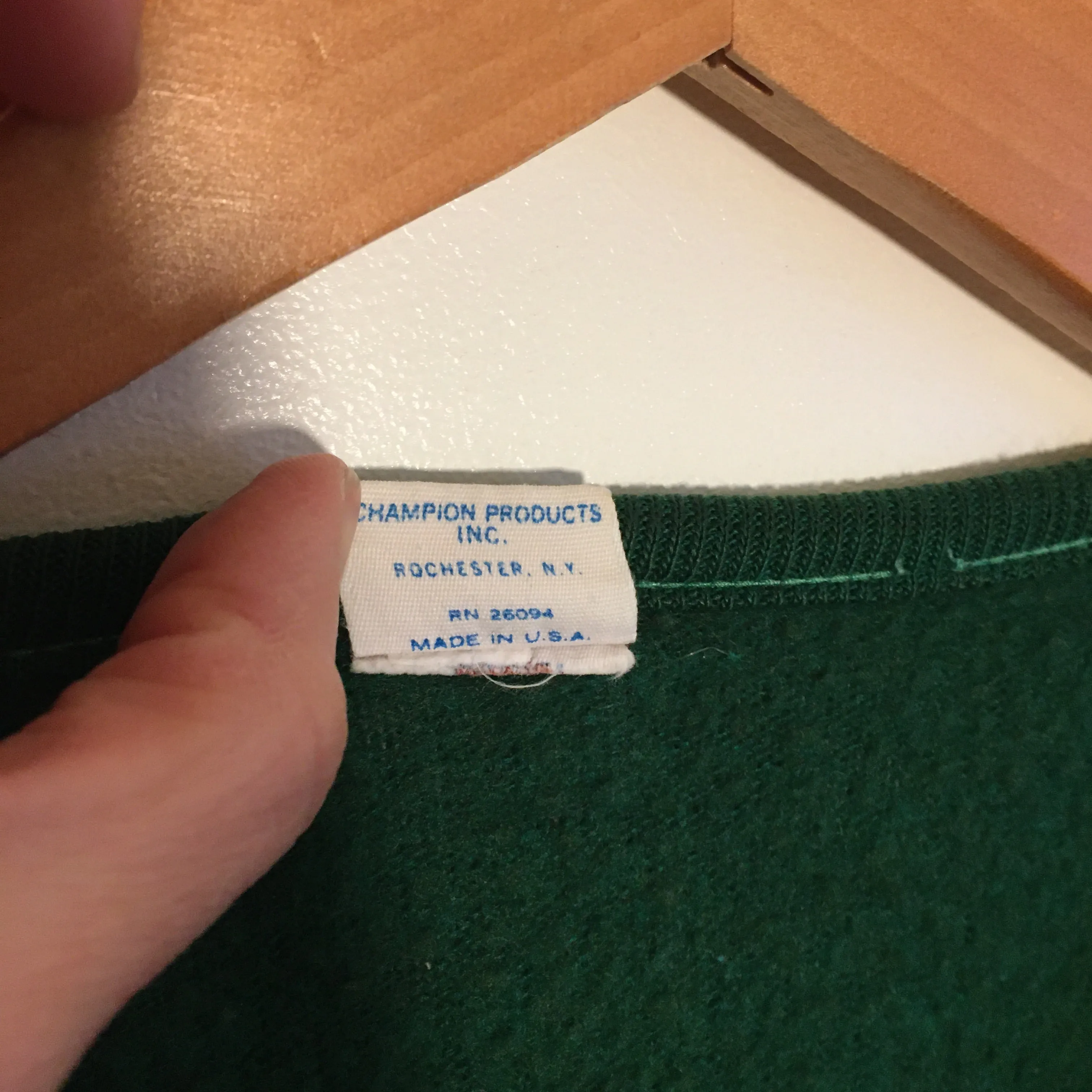 Vintage CHAMPION St Xavier v-neck sweater // size Medium