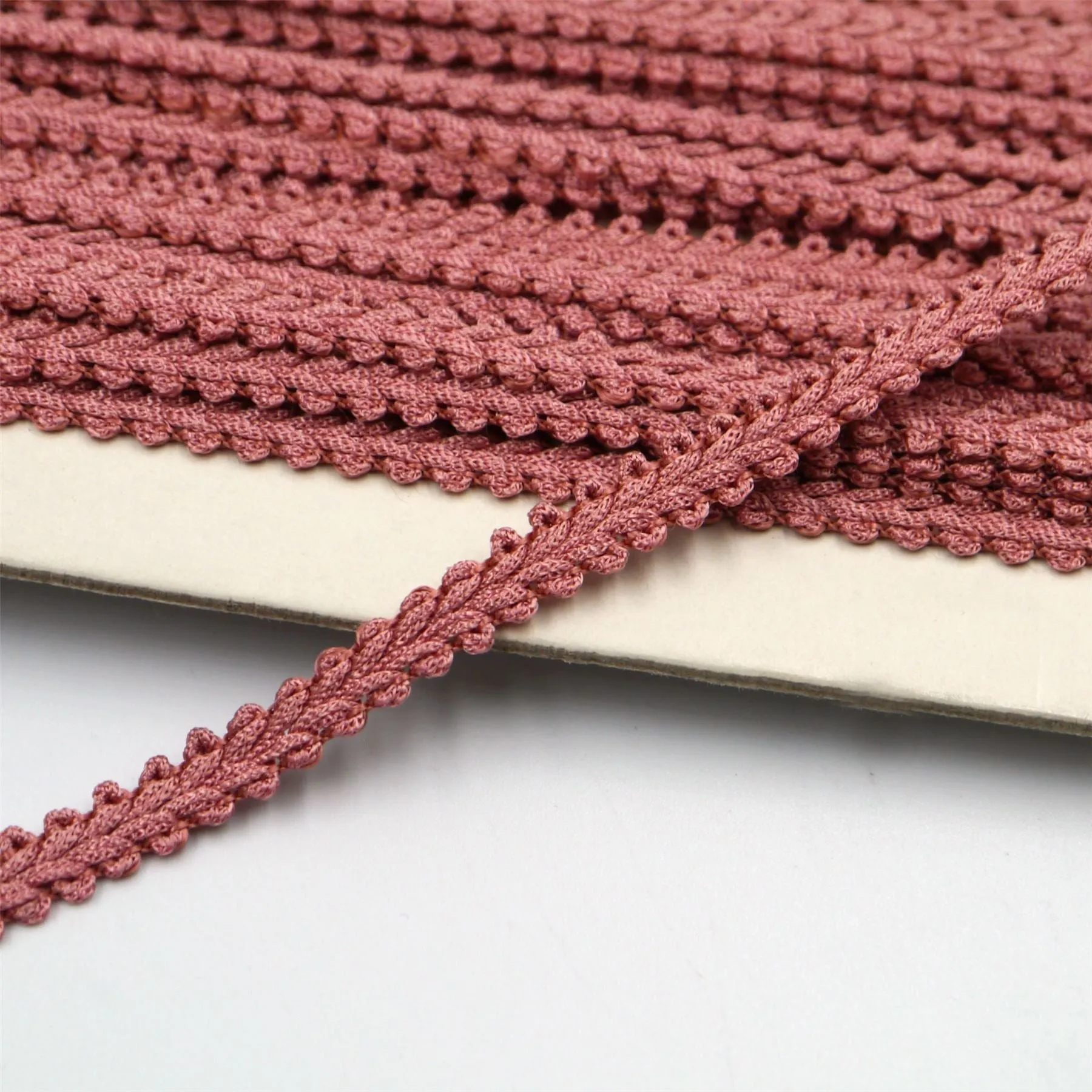 Vintage Feather Braid 7mm 713