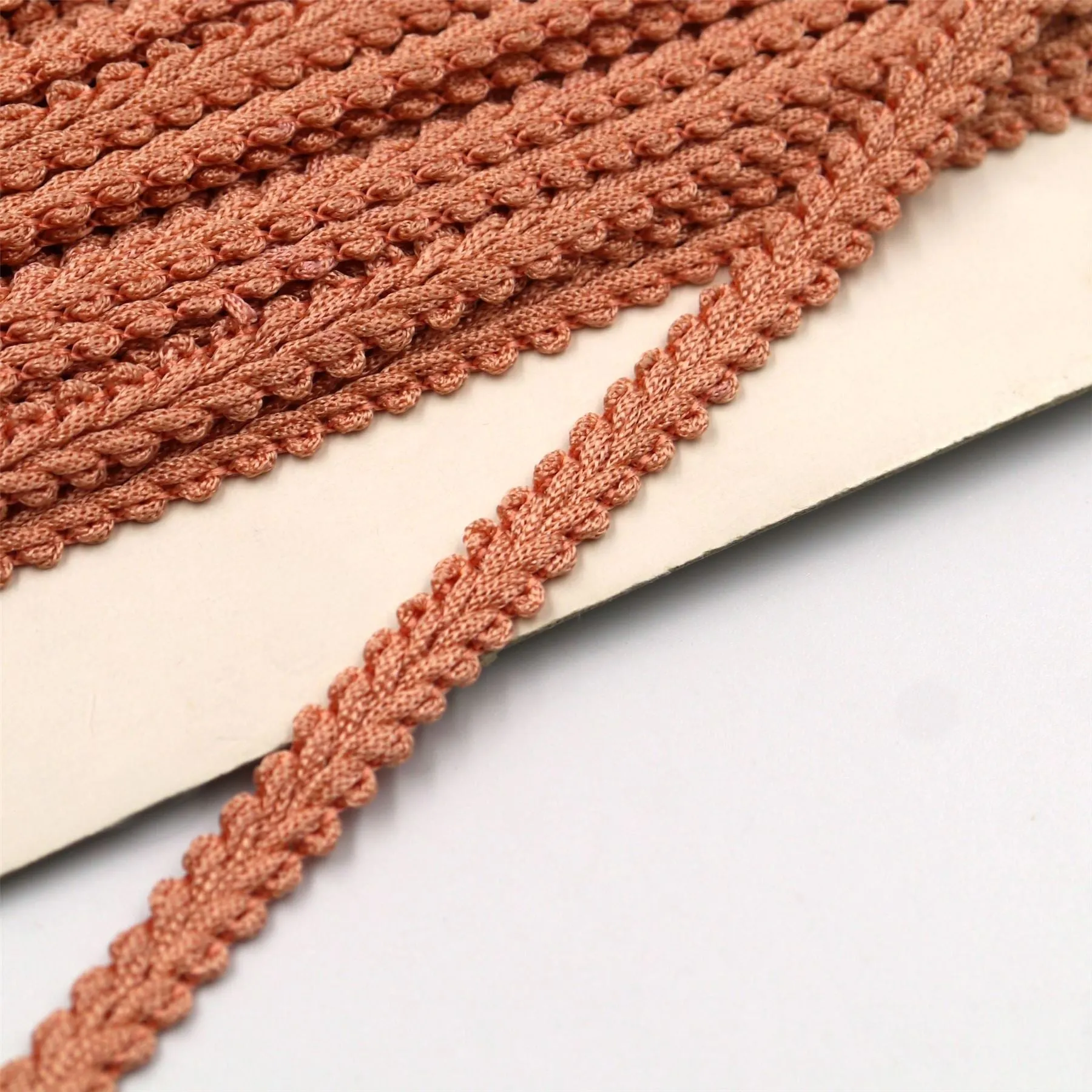 Vintage Feather Braid 7mm 713
