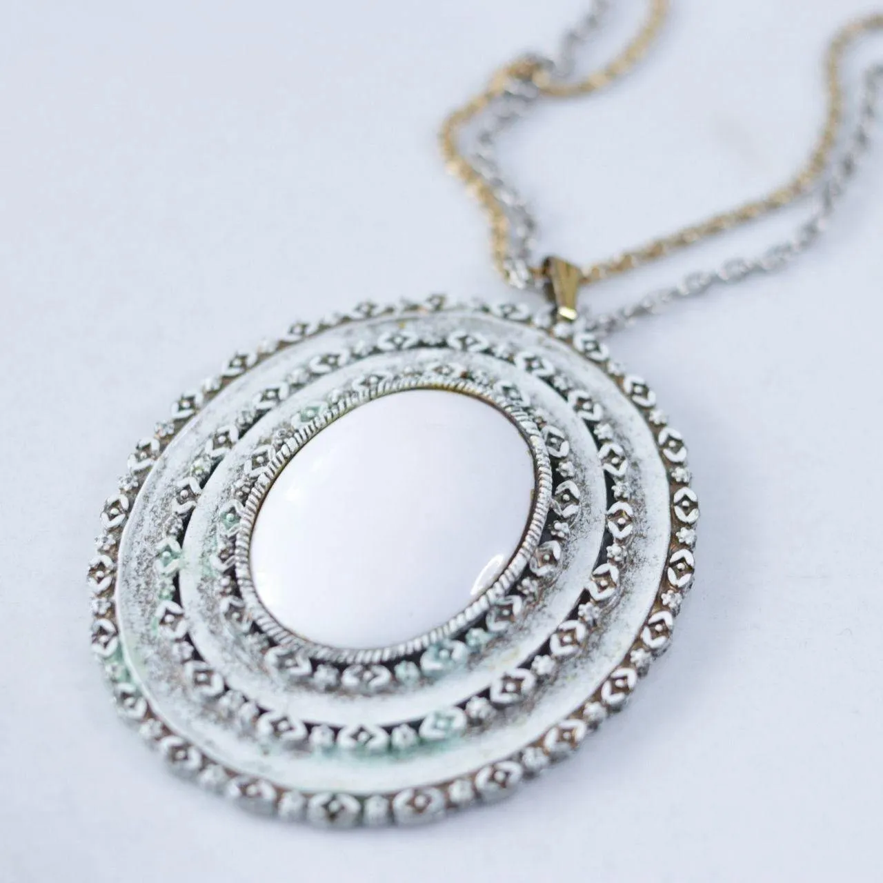 Vintage Florenza White Oval Medallion Statement Necklace